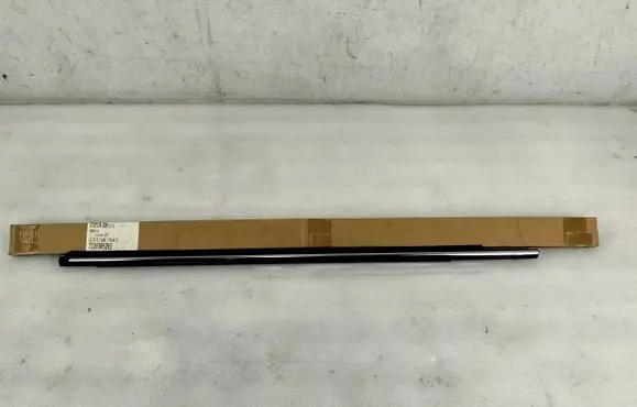 Mitsubishi ASX Front door trim (molding) 5727A215