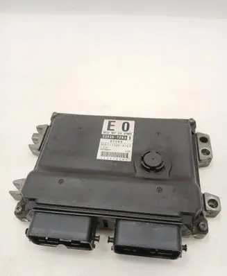 Suzuki Swift I Engine control unit/module 3392072K01 MB1123008262