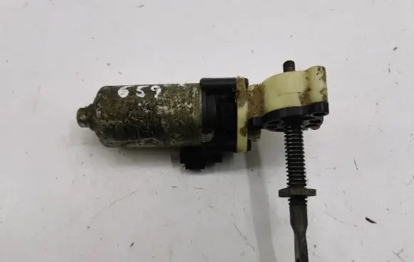 Toyota Avensis T250 Seat adjustment motor 