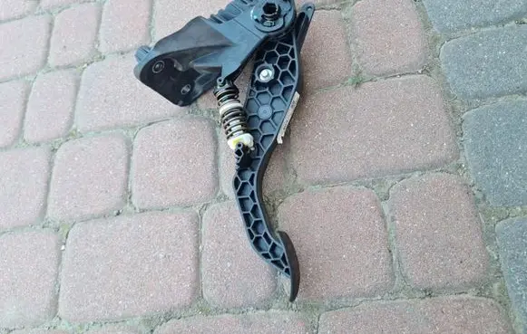 Renault Captur II Clutch pedal 465034241R