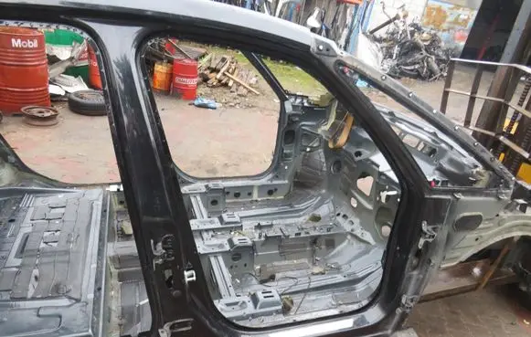 Opel Zafira C Side car body part KRIS235789