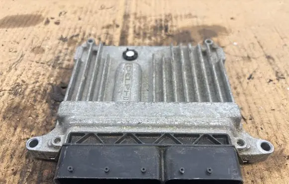Mercedes-Benz C W204 Engine control unit/module A6461502072 A0054461840 28103315