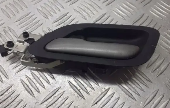 Honda FR-V Front door interior handle 