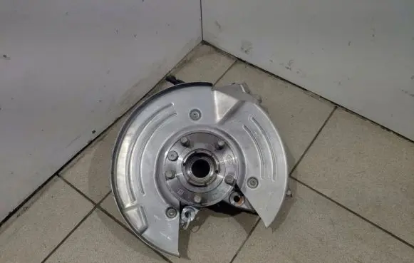 Land Rover Discovery Sport Rear wheel hub K8D25A968CA 08K193
