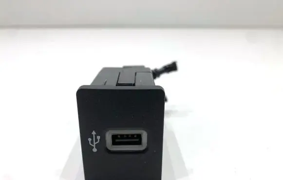 Ford Focus USB socket connector HS7T14F014AD