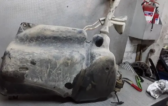Volkswagen Polo V 6R Fuel tank 6R0201085A