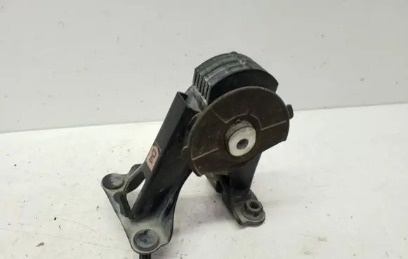 Toyota Prius (XW30) Engine mount bracket