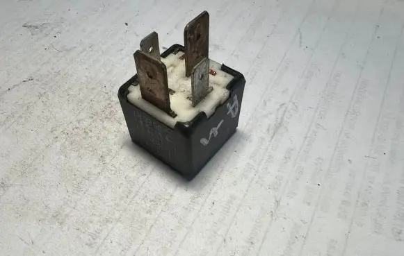 Audi A4 S4 B5 8D Other relay 443951253J