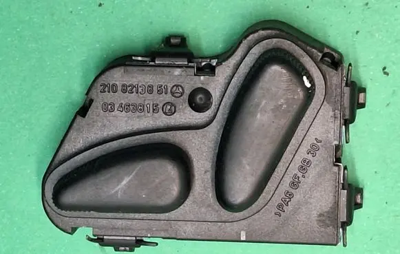 Mercedes-Benz E W210 Seat control switch 2108213851