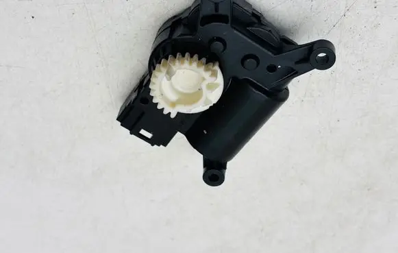 Skoda Superb B8 (3V) Air flap motor/actuator 5Q0907511K