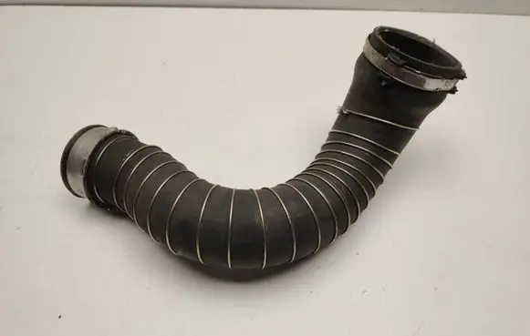 Intercooler hose/pipe