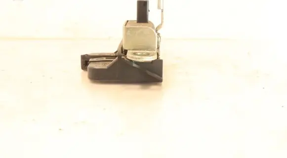 Tailgate/trunk/boot lock/catch/latch