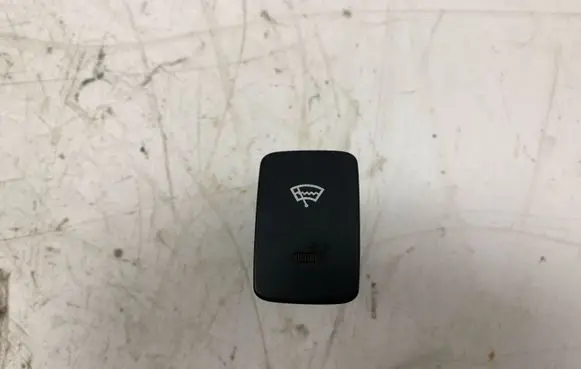 Hyundai Tucson JM Windscreen/window heater switch 937202E001