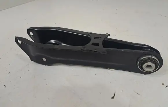 BMW i4 Rear upper control arm/wishbone 6895251
