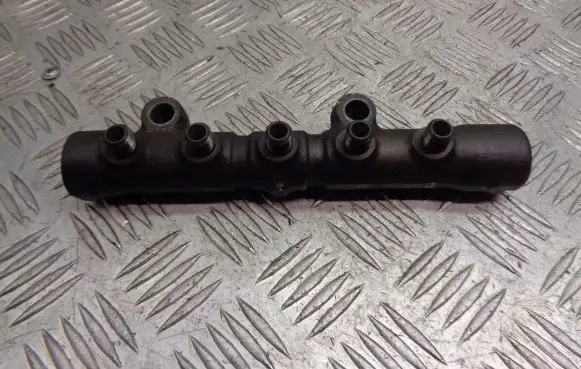 Toyota Avensis T250 Fuel main line pipe