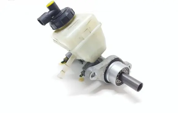 Dacia Sandero Master brake cylinder 03350890471 03350890461