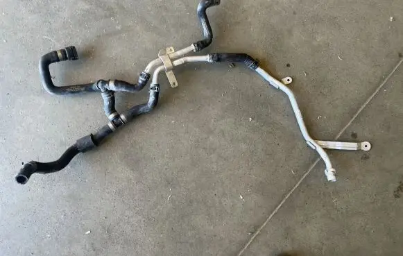Audi Q7 4M Engine coolant pipe/hose 4M0819377N 4M0819377
