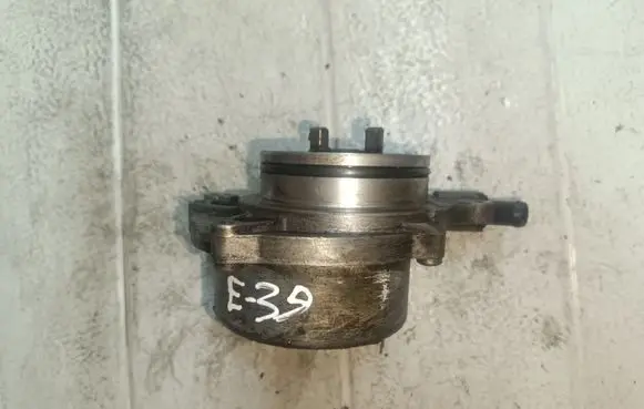 BMW 5 E39 Vacuum pump 72832700A