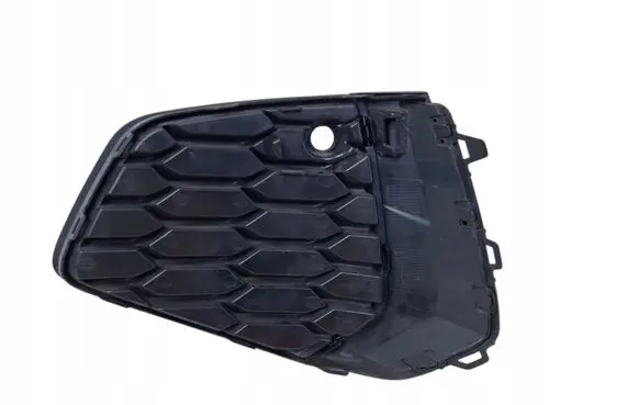 Audi A3 8Y Front grill 8Y0807682B