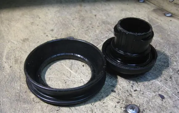 Peugeot 607 Oil filler cap 