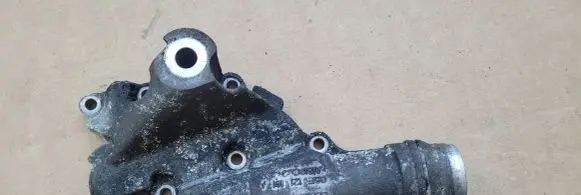 Audi A4 S4 B8 8K Thermostat/thermostat housing 06E121161A