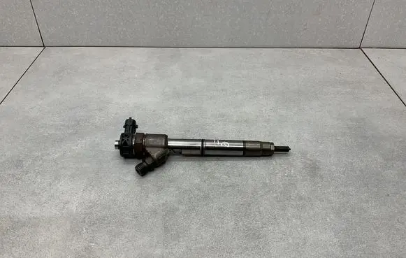 Hyundai i40 Fuel injector 338002A610 0445110589