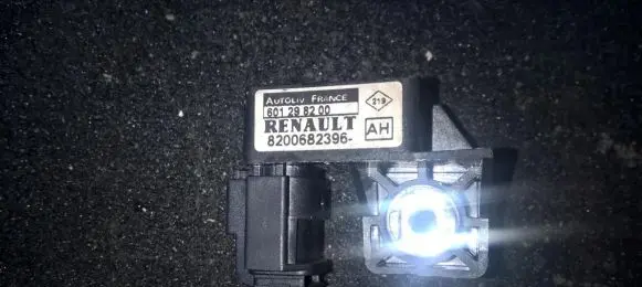 Renault Megane II Airbag deployment crash/impact sensor 8200682396 601298200