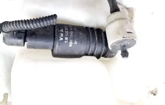 Volkswagen Polo III 6N 6N2 6NF Windscreen/windshield washer pump 1j6955851