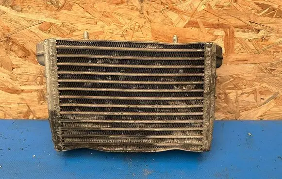 Mercedes-Benz G W463 2nd Gen Engine oil radiator A4635000593 1100782600