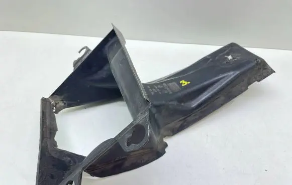 Audi A6 S6 C6 4F Intercooler air channel guide 4F0145334