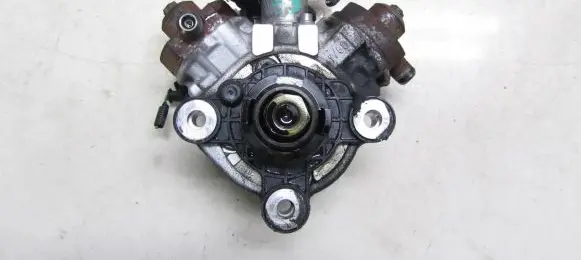 Volvo XC60 Fuel injection high pressure pump