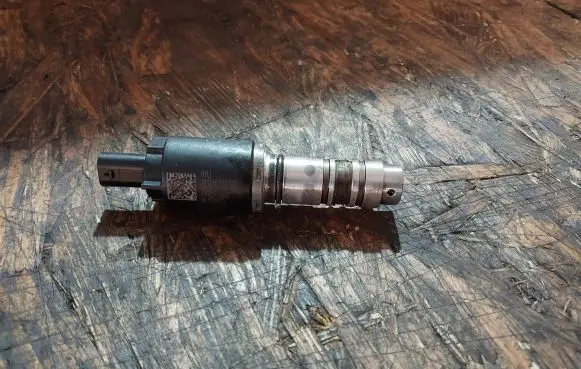 Seat Leon (5F) Camshaft vanos timing valve 104E906455AC 13152530A 191216172320