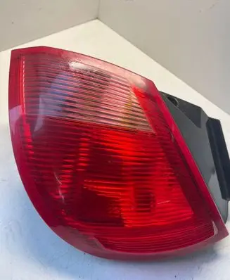 Mitsubishi Colt Rear/tail lights MR957366 H0DS1G