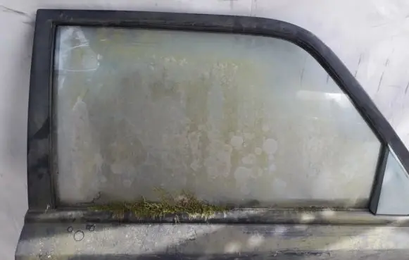 Mazda 323 Rear door window glass