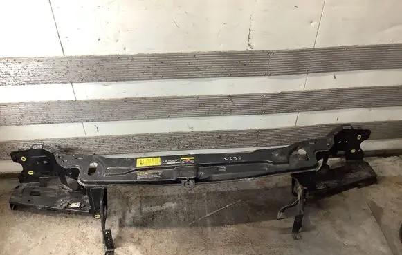 Volvo XC90 Top upper radiator support slam panel 30760378 SAE0W30 ACEAA5B5