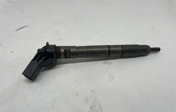 Audi A4 S4 B7 8E 8H Fuel injector 059130277AJ 0608032162 0445115054