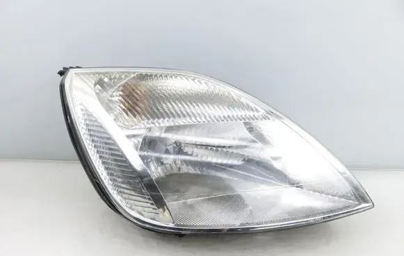 Ford Fiesta Headlight/headlamp 