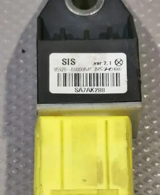 Hyundai i40 Airbag deployment crash/impact sensor