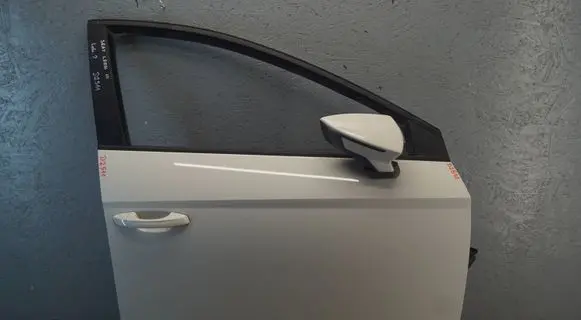 Seat Leon (5F) Front door