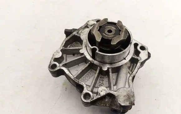 Opel Astra H Vacuum pump