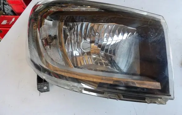 Renault Trafic III (X82) Headlight/headlamp 260109424R