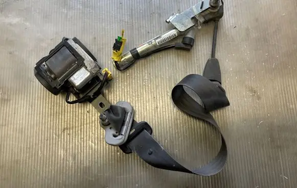 Honda CR-V Front seatbelt 81450SWWE0 6073519