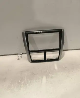 Subaru Forester SH Radio/GPS head unit trim 6Z17