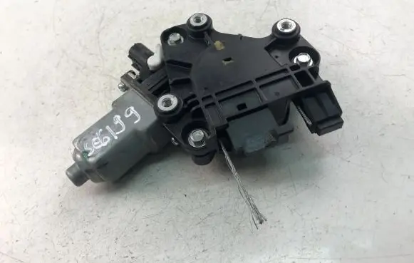 Honda CR-Z Front door window regulator motor CM012360