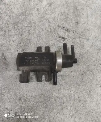 Volkswagen PASSAT B5 Turbo solenoid valve 1H0906627