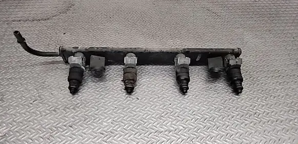 Mitsubishi Colt Fuel injectors set MR988977