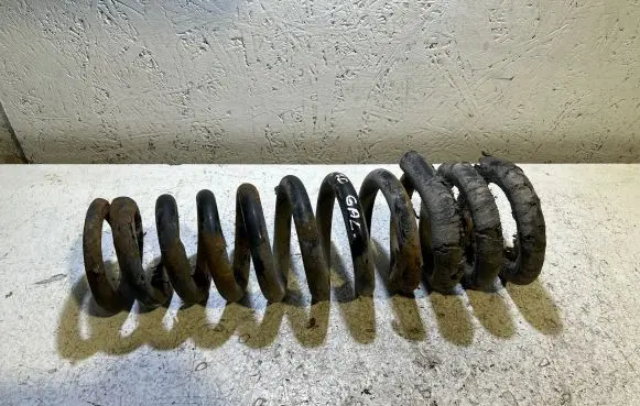 Mercedes-Benz ML W163 Rear coil spring