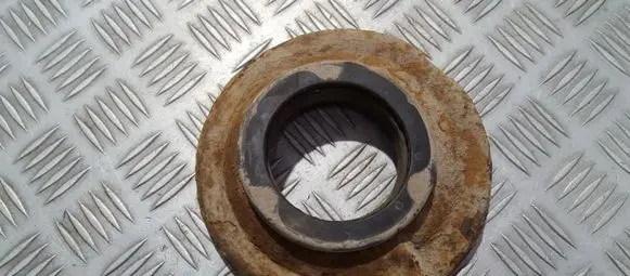 Coil spring mount