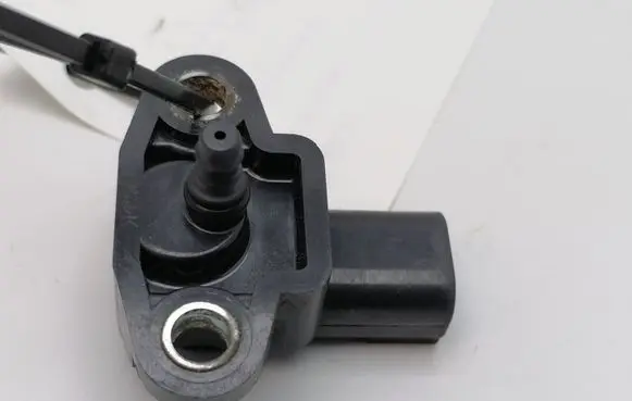 Mercedes-Benz C W203 Air pressure sensor A0051535028