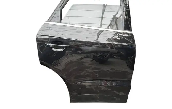 Audi Q3 8U Rear door